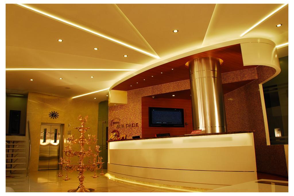 Hotel Sun Park ポンディシェリ エクステリア 写真
